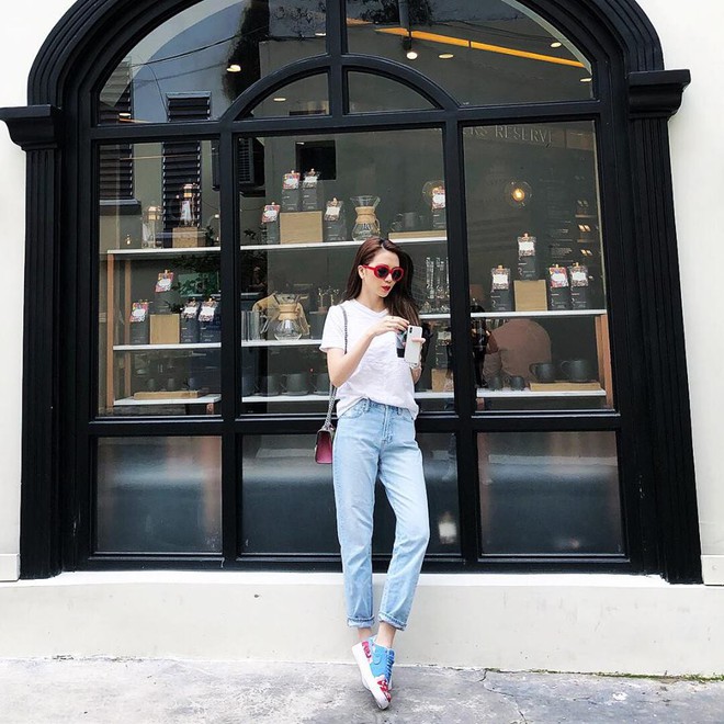 Thu Thủy khoe street style trẻ trung, Kỳ Duyên khác lạ với đôi chân nhìn như dài cả mét - Ảnh 20.