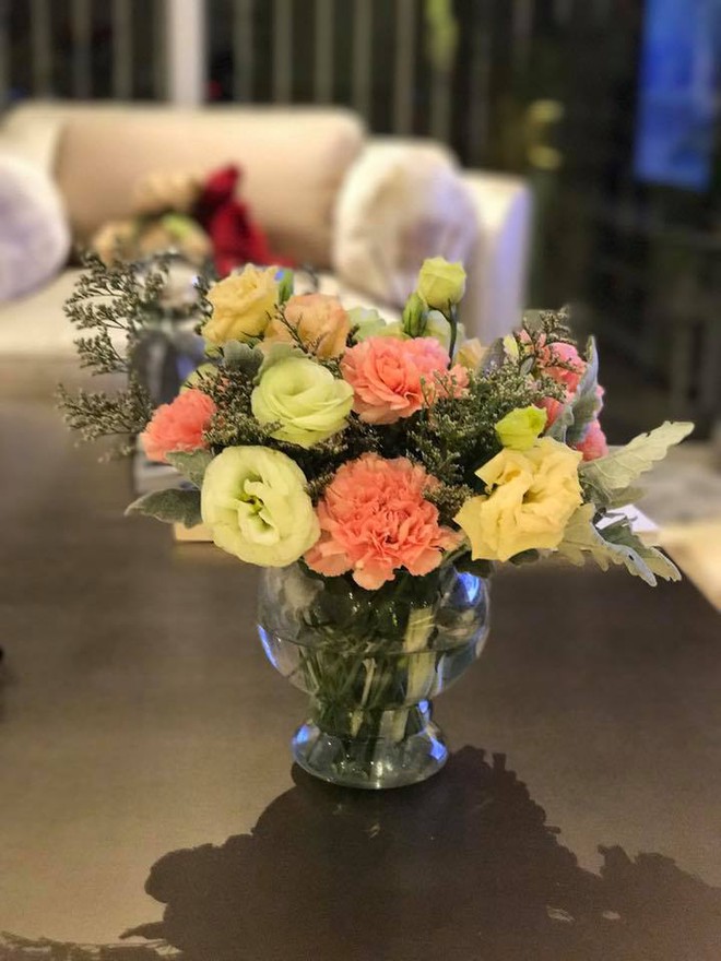 Ngắm căn hộ góc nào cũng lãng mạn và ngọt ngào với hoa tươi của hoa hậu Phạm Hương - Ảnh 10.