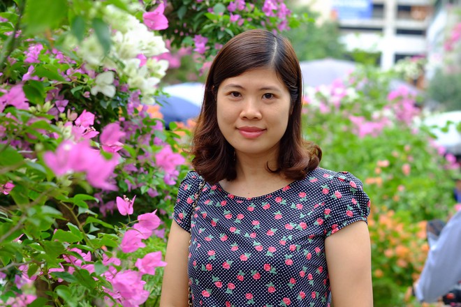 Người phụ nữ Hà Thành dành 8 năm cho niềm đam mê biến sân thượng thành góc vườn hoa rực rỡ - Ảnh 1.