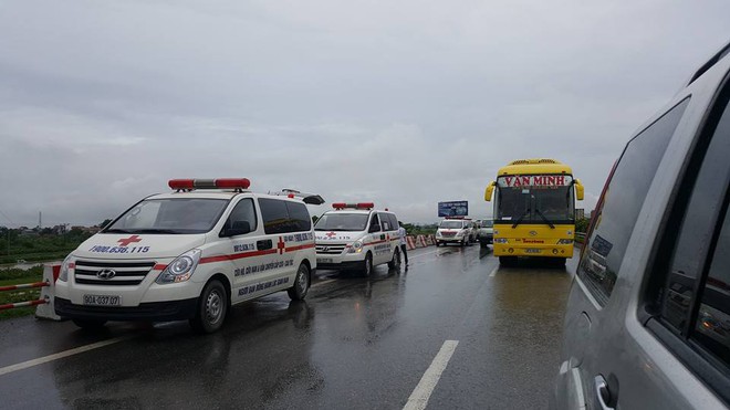 Tai nạn nghiêm trọng trên cao tốc Pháp Vân - Cầu Giẽ hơn 10 người bị thương - Ảnh 5.
