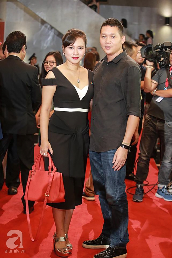 Bảo Thanh Sống chung với mẹ chồng tình tứ với chồng trên thảm đỏ VTV Awards - Ảnh 9.