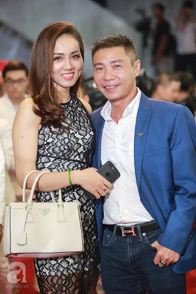 Bảo Thanh Sống chung với mẹ chồng tình tứ với chồng trên thảm đỏ VTV Awards - Ảnh 10.