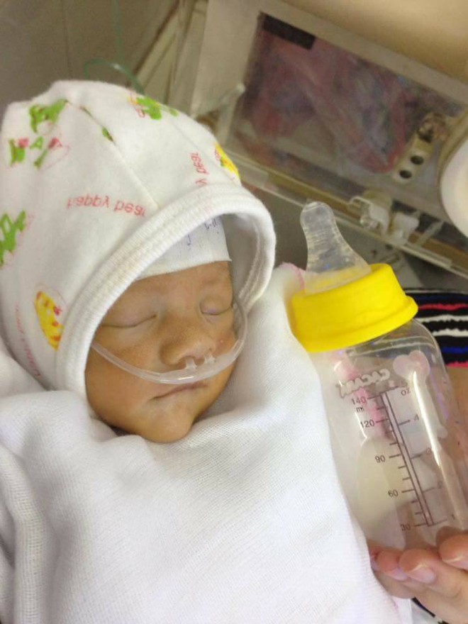 Hà Nội: Bé gái sinh non chỉ nặng 1,4 kg bị mẹ đưa đến bệnh viện rồi bỏ rơi - Ảnh 2.
