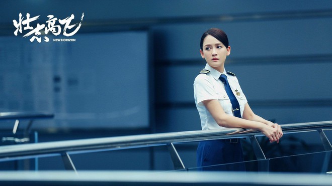 Nữ phi công Trần Kiều Ân diện đồ đơn giản vẫn nổi bật giữa dàn mỹ nam - Ảnh 2.