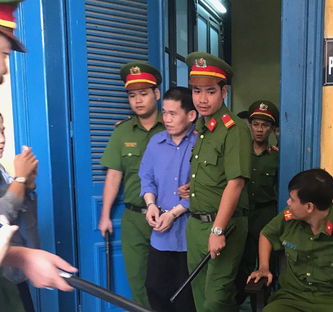 Đâm chết vợ liên tiếp bằng 50 nhát dao, gã đàn ông Trung Quốc lãnh án tử hình - Ảnh 2.