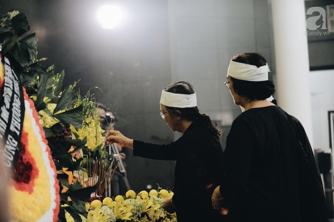 Những hình ảnh xúc động trong lễ tang nhà giáo Văn Như Cương - Ảnh 13.