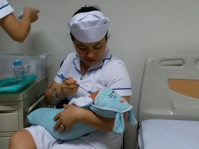 Hà Nội: Bé sơ sinh nặng 4kg bị mẹ bỏ rơi sau khi nhờ người bế giúp để đi vệ sinh - Ảnh 7.