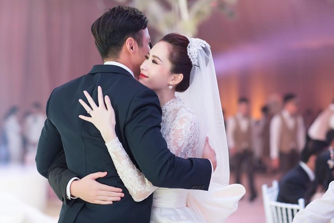 Hoa hậu Đặng Thu Thảo lần đầu tái xuất sau đám cưới, đẹp dịu dàng bên ông mai - Ảnh 2.