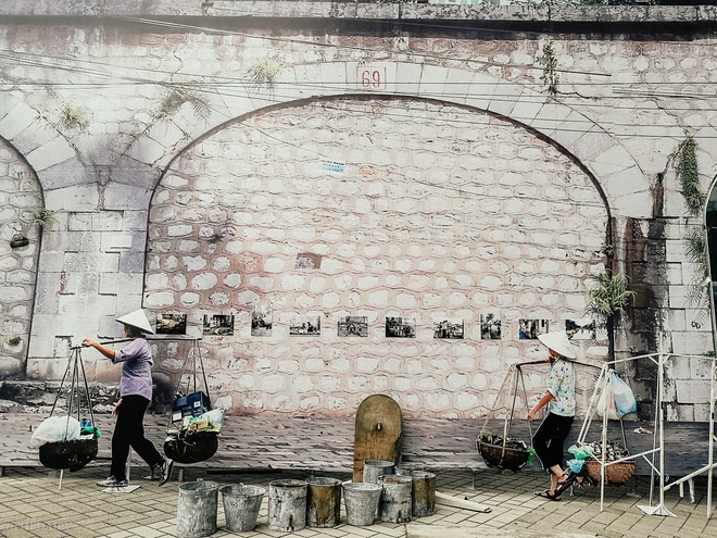 Người dân Hà Nội dọn dẹp, trả lại mặt bằng cho con đường Bích họa - Ảnh 3.
