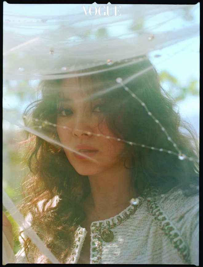 Ngắm trọn bộ ảnh Song Hye Kyo đẹp mơ màng như nữ thần lạc lối - Ảnh 7.