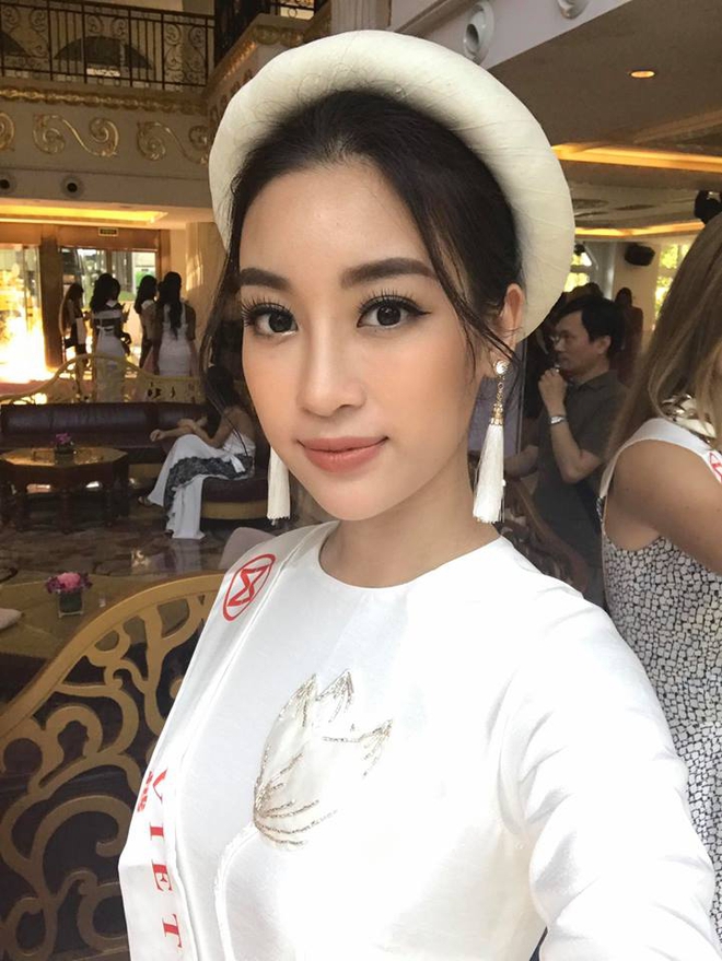 Soi nhất cử nhất động của sao Việt (26/10) - Ảnh 1.