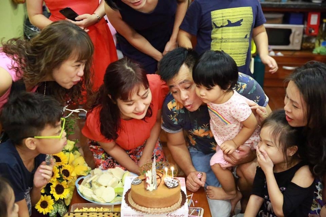 Qua bão scandal, bà xã Xuân Bắc trẻ trung đến dự sinh nhật con gái Tự Long - Ảnh 9.