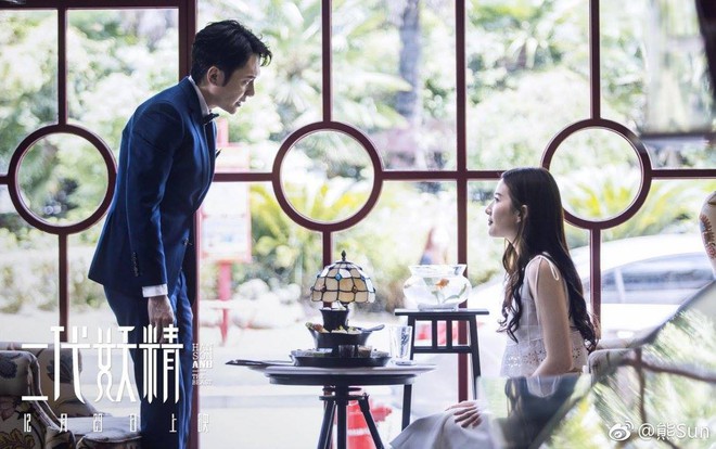 Lưu Diệc Phi gây thích thú khi làm vẻ mặt đáng yêu bên chú mèo đỏng đảnh - Ảnh 5. Lưu Diệc Phi gây thích thú khi làm vẻ mặt đáng yêu bên chú mèo đỏng đảnh - Ảnh 5.