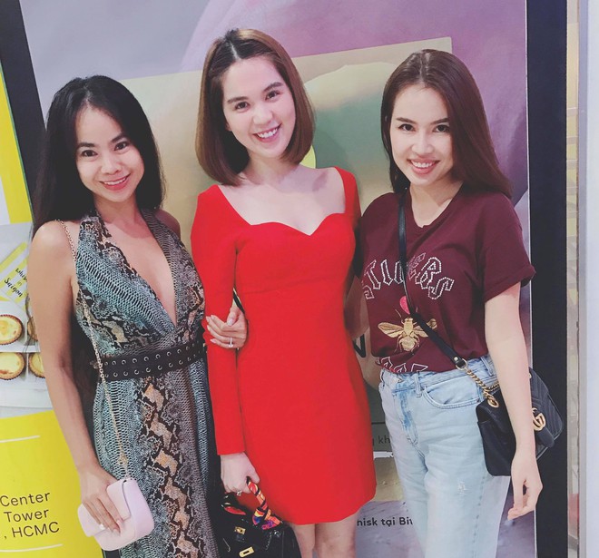 Mặc cùng kiểu váy với Kỳ Duyên, Ngọc Trinh không những kém sang mà còn tụt giảm phong độ vì... kiểu tóc - Ảnh 2. Mặc cùng kiểu váy với Kỳ Duyên, Ngọc Trinh không những kém sang mà còn tụt giảm phong độ vì... kiểu tóc - Ảnh 2.