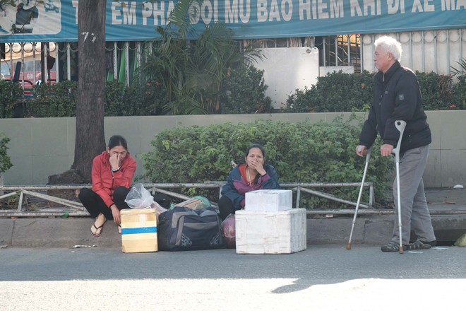 TP.HCM: Bến xe vắng khách, đường phố thông thoáng ngày cận Tết dương lịch 2018 - Ảnh 3.