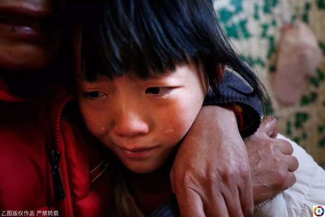 “Con không muốn trở thành gánh nặng của bố mẹ, không có con thì vẫn còn anh và em mà, bé gái 14 tuổi muốn từ bỏ trị bệnh vì gia đình quá nghèo - Ảnh 10.