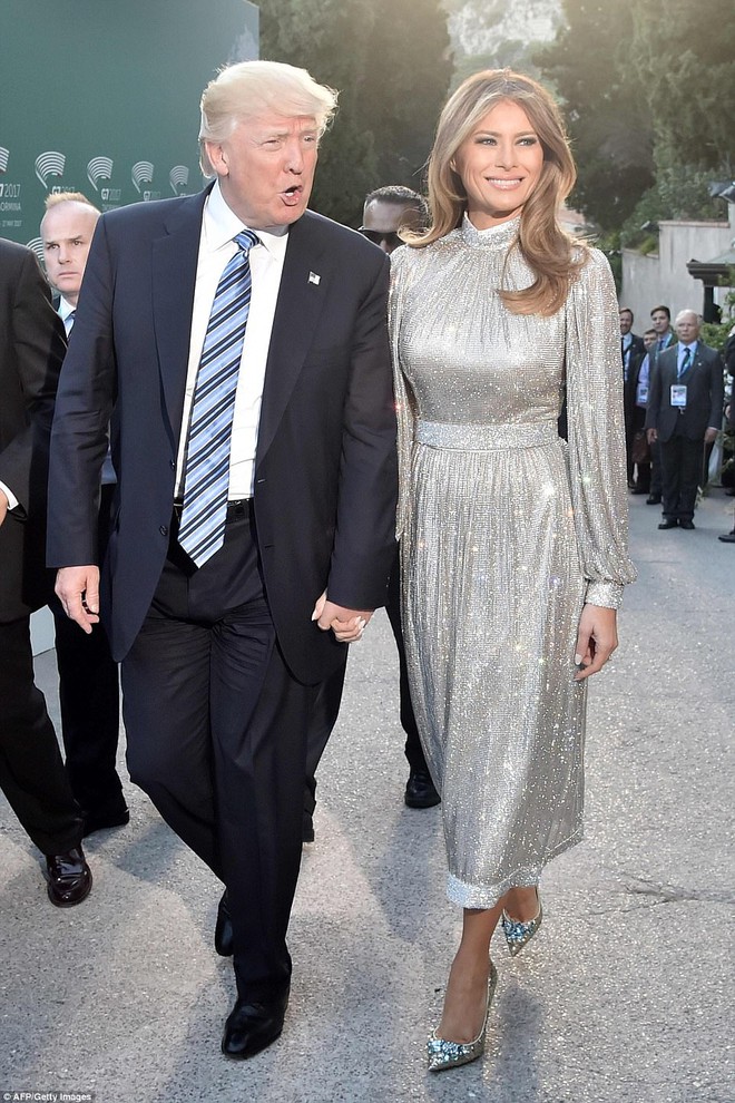 Mỗi lần đi công du với chồng là bà Trump lại mạnh tay sắm đồ hiệu từ đầu tới chân - Ảnh 4.