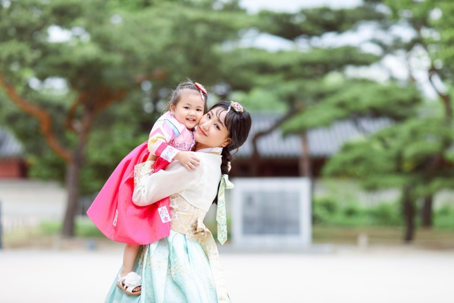Bỏ 600 triệu trùng tu nhan sắc, Maya xinh đẹp đưa con gái đi du lịch Hàn Quốc - Ảnh 4.