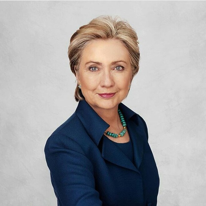 Bà Hillary Clinton đã dành đến 600 tiếng để làm đẹp trong suốt quá trình tranh cử - Ảnh 5. Bà Hillary Clinton đã dành đến 600 tiếng để làm đẹp trong suốt quá trình tranh cử - Ảnh 5.