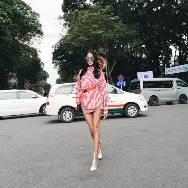 Street style sao Việt: Hoa hậu Thu Thảo diện dép tông giản dị để lộ vóc dáng gầy nhẳng sau khi cưới - Ảnh 8.