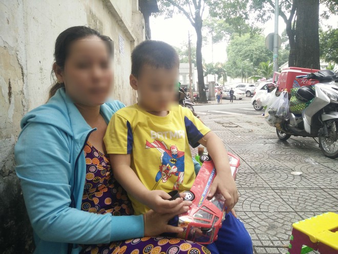 Mẹ của bé trai 5 tuổi bị bảo mẫu bạo hành ở Mầm Xanh: Cháu bị ám ảnh, liên tục khóc thét về đêm - Ảnh 8.