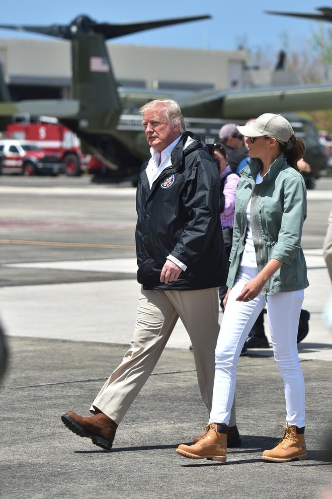 Nổi tiếng với việc dát loạt hàng hiệu lên người nhưng phu nhân Tổng thống Trump cũng có lúc diện đồ bình dân - Ảnh 1. Nổi tiếng với việc dát loạt hàng hiệu lên người nhưng phu nhân Tổng thống Trump cũng có lúc diện đồ bình dân - Ảnh 1.