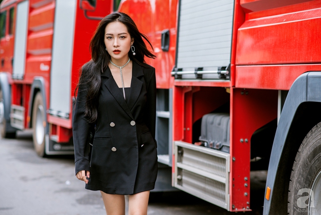 Street style cuối tuần: Nổi bật là những set đồ tiền trăm,  nhưng phụ kiện đi kèm thì cả chục triệu đồng - Ảnh 1.