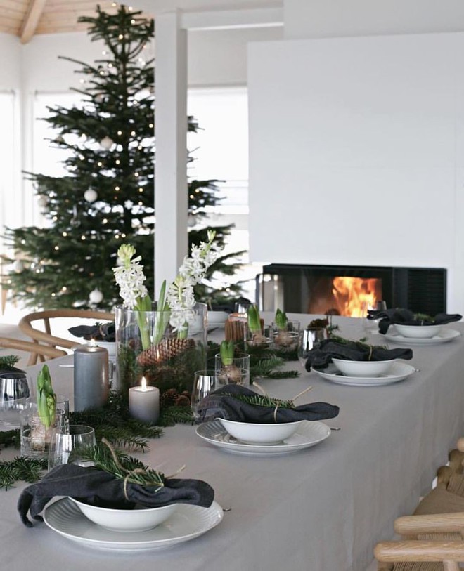 Trang trí bàn ăn thật lung linh và ấm cúng cho đêm Giáng sinh an lành - Ảnh 20.
