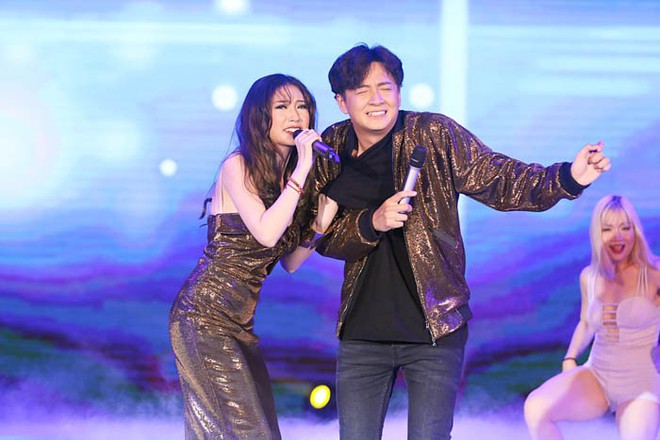Bên cạnh Chi Pu, 10 ca sĩ này cũng đã từng khiến fan thất vọng thì hát “live” khác xa so với thu âm - Ảnh 3.