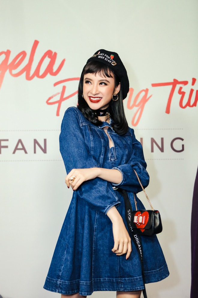 Diện váy jeans trẻ trung, Angela Phương Trinh bất ngờ trổ tài ca hát - Ảnh 2.