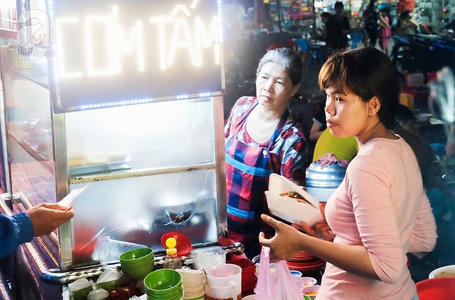Cận cảnh phố ẩm thực đầu tiên ở Sài Gòn khiến giới trẻ phát cuồng - Ảnh 3.