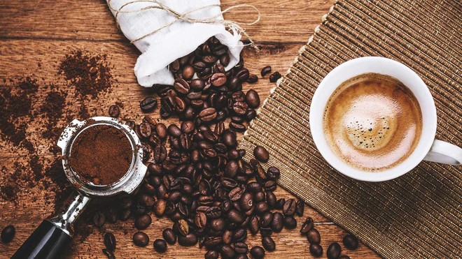 Cậu bé 16 tuổi đột tử vì uống đồ uống chứa caffeine: Chuyên gia nói gì về tác hại của loại chất này? - Ảnh 2.