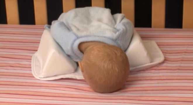 Cảnh báo: Gối chặn - vật dụng quen thuộc với trẻ sơ sinh có thể khiến bé ngạt thở, mất mạng - Ảnh 6.