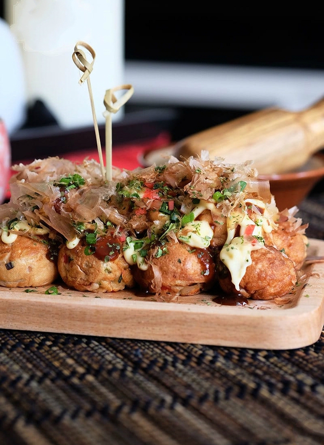 Làm bánh bạch tuộc Takoyaki của Nhật hóa ra cực dễ! - Ảnh 9.