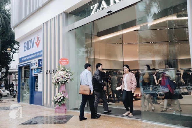 Chị em công sở thanh thủ giờ nghỉ trưa ít ỏi, lao đến Zara mua sắm - Ảnh 8.