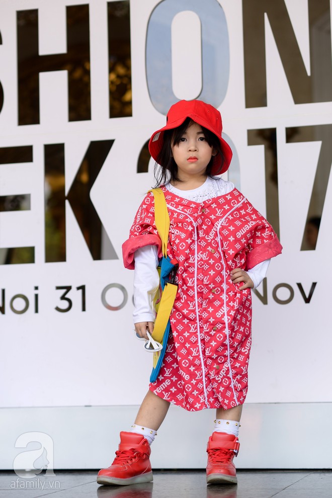 Tổng kết VIFW: Nổi bật nhất là street style vừa cool ngầu vừa yêu của loạt fashionista nhí - Ảnh 10.