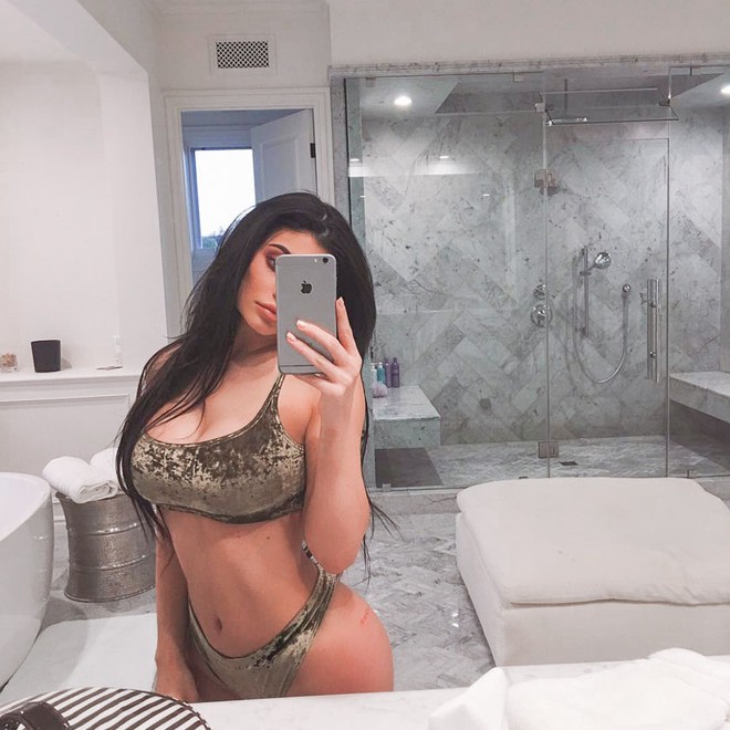 Học lỏm bí quyết giữ gìn vóc dáng siêu đơn giản của hot girl Kylie Jenner - em út nhà Kardashian - Ảnh 10.