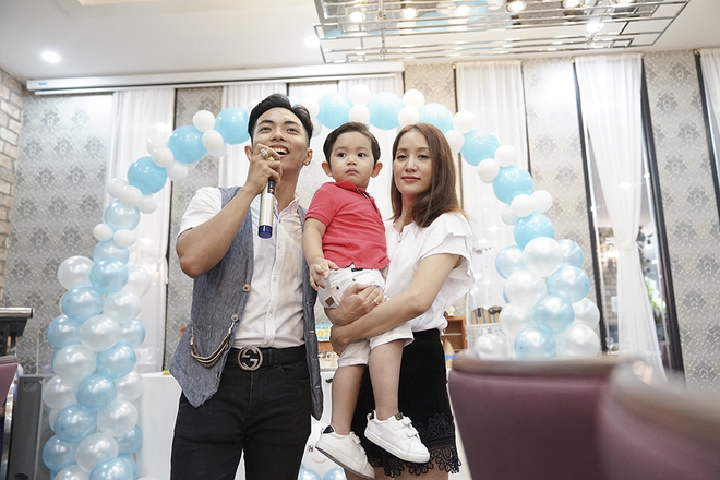 Con trai Khánh Thi - Phan Hiển được cưng như hoàng tử trong tiệc sinh nhật 2 tuổi - Ảnh 13.