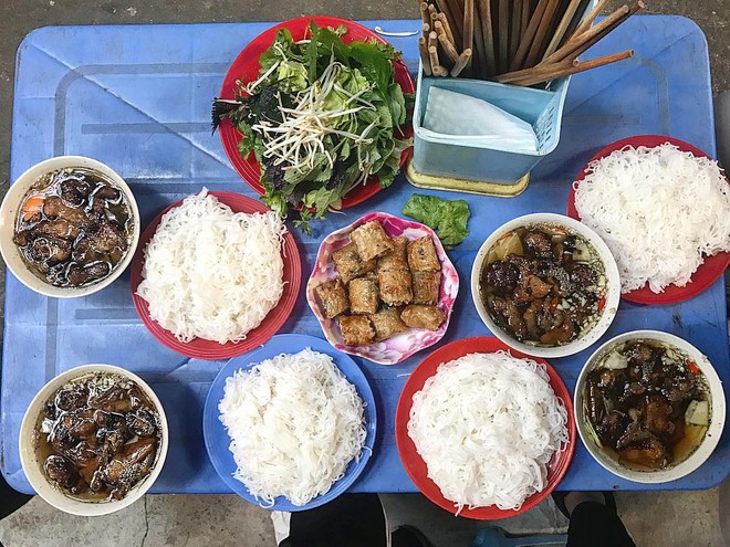 8 món ăn dân dã khách Tây hay rỉ tai nhau nhất định phải nếm khi đến Hà  Nội - Ảnh 6.
