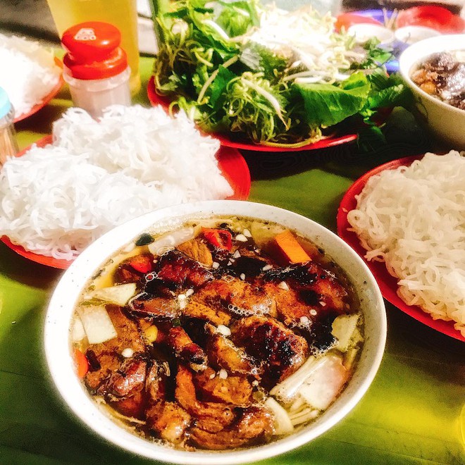 8 món ăn dân dã khách Tây hay rỉ tai nhau nhất định phải nếm khi đến Hà  Nội - Ảnh 7.