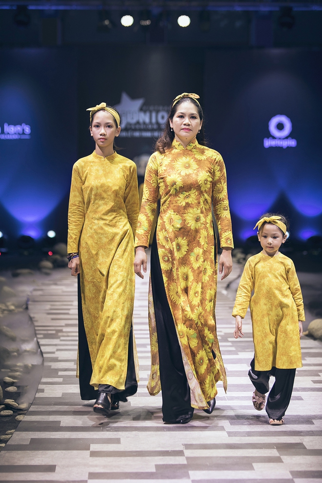 Ốc Thanh Vân cùng 3 nhóc tỳ mở màn Tuần lễ Thời trang Thiếu nhi 2017 - Ảnh 16.