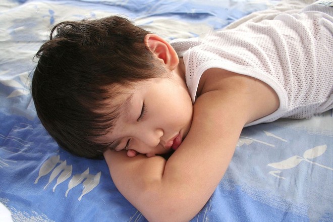 Phòng bệnh cảm cúm cho trẻ khi thời tiết chuyển mùa: Thực ra chỉ có 3 cách - Ảnh 8.