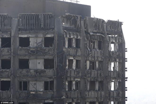 Những hình ảnh đầu tiên bên trong chung cư ở London sau khi lửa tàn - Ảnh 3.