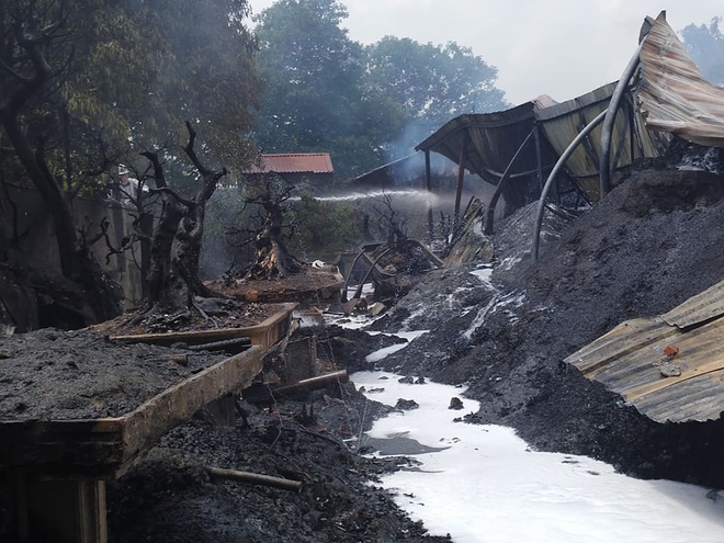 Hà Nội: Cháy lớn trong kho nhựa ở khu làng nghề Triều Khúc - Ảnh 5.