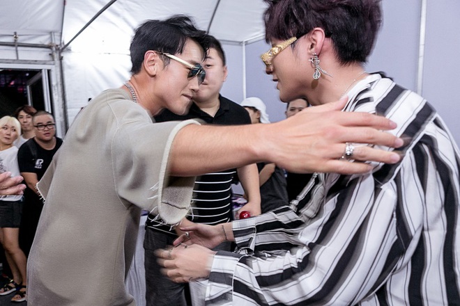 Sơn T&ugrave;ng M-TP tay bắt mặt mừng khi gặp Bi Rain - Ảnh 7.