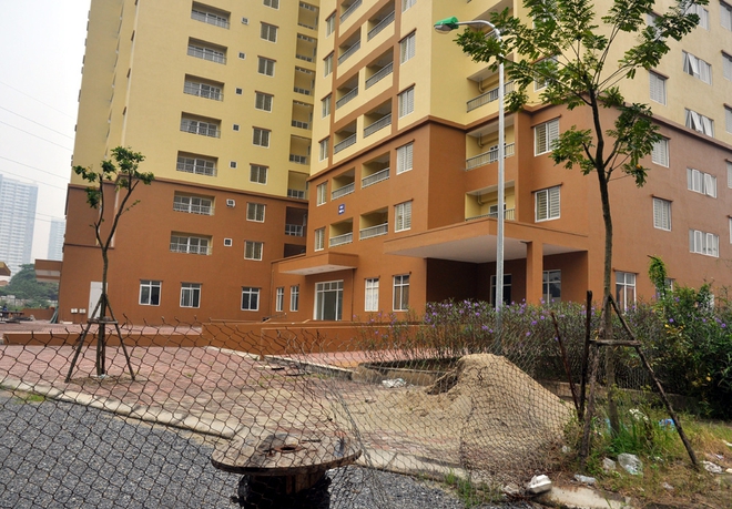 Hà Nội: Nhiều chung cư bỏ hoang cả chục năm khiến người dân nuối tiếc - Ảnh 11.