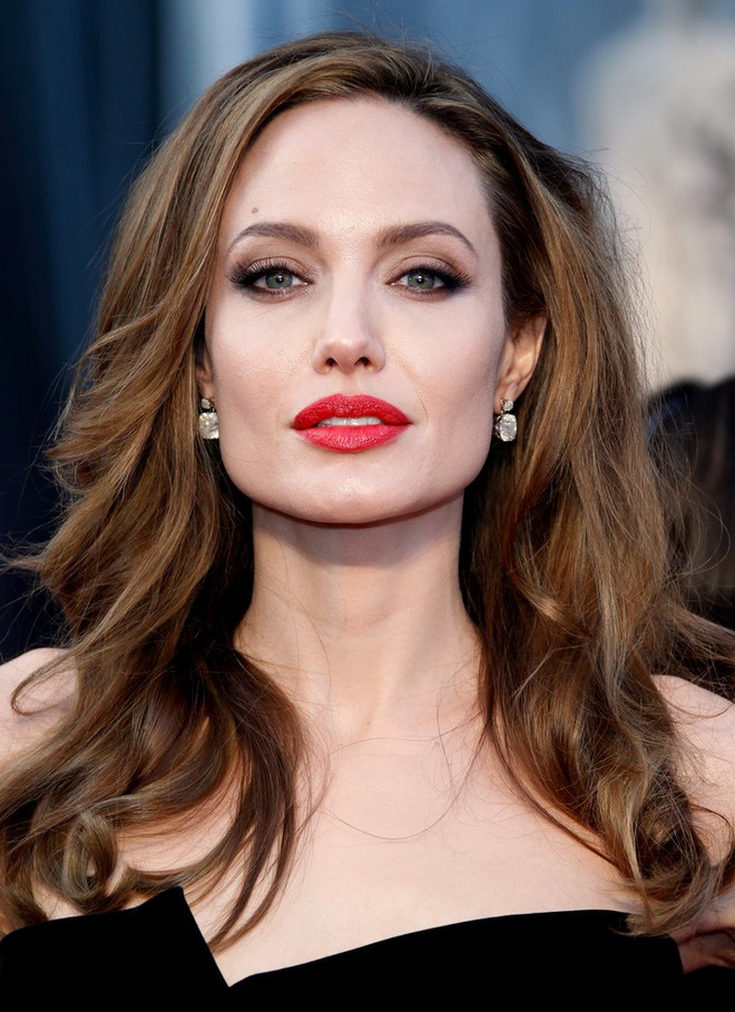 Angelina Jolie bị chẩn đoán liệt mặt và đây là những điều bạn cần biết về căn bệnh đáng sợ - Ảnh 1.