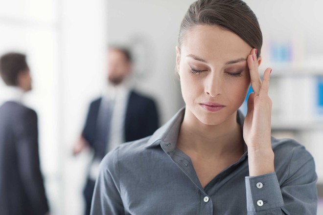 11 vấn đề sức khỏe có liên quan đến căn bệnh đau nửa đầu bạn cần phải nắm rõ - Ảnh 1.