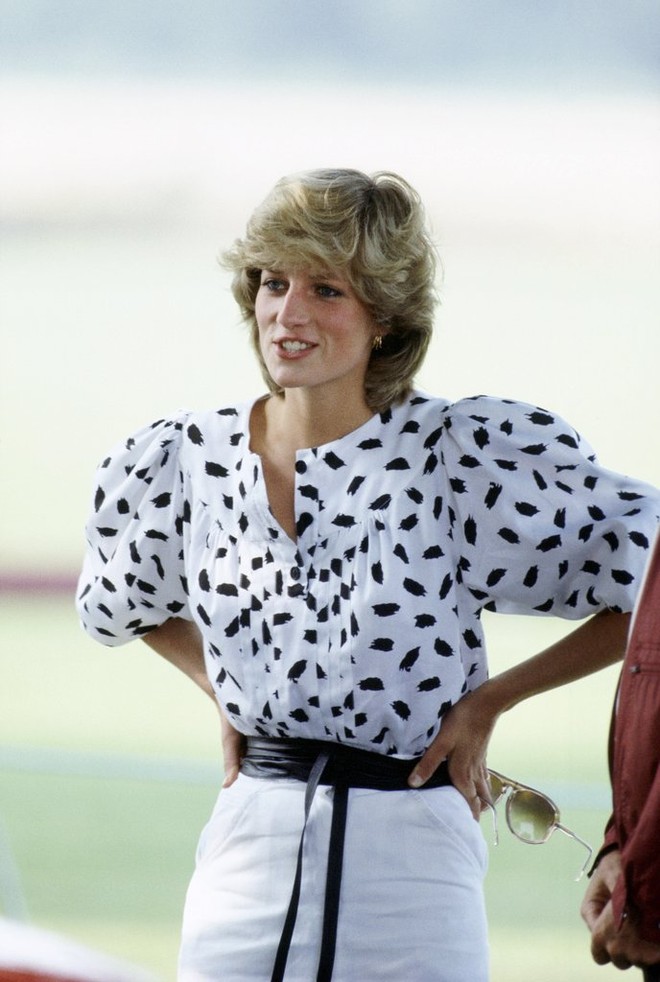 20 khoảnh khắc khiến người ta tin rằng công nương Diana thực sự là một biểu tượng thời trang chân chính - Ảnh 9.