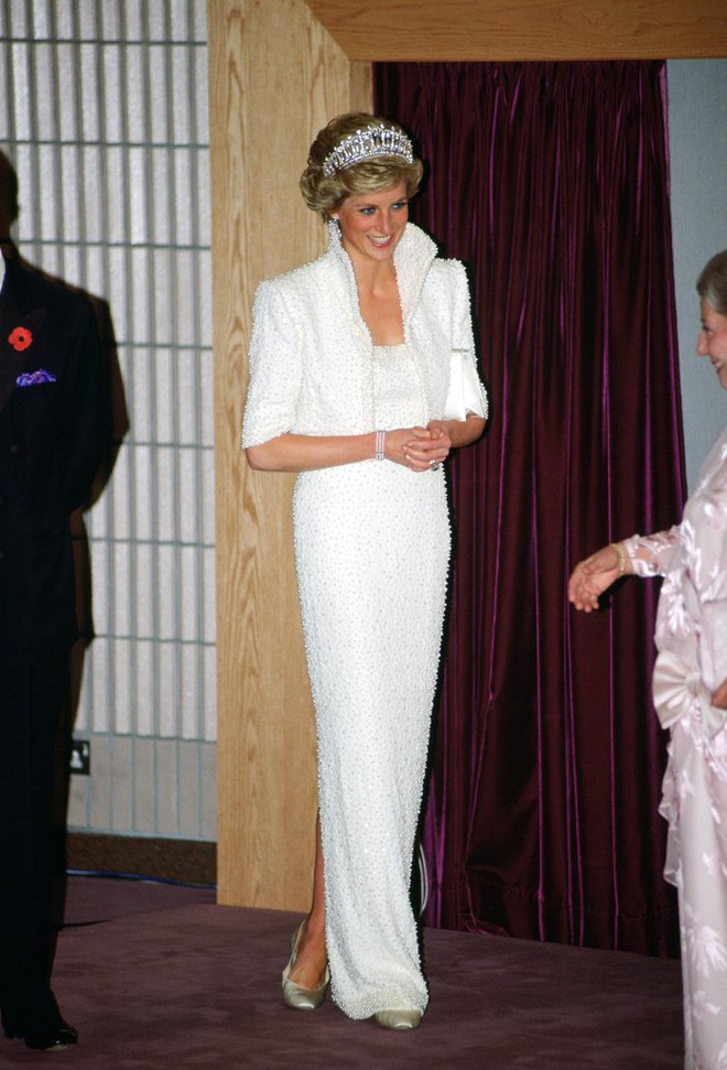 20 khoảnh khắc khiến người ta tin rằng công nương Diana thực sự là một biểu tượng thời trang chân chính - Ảnh 16.